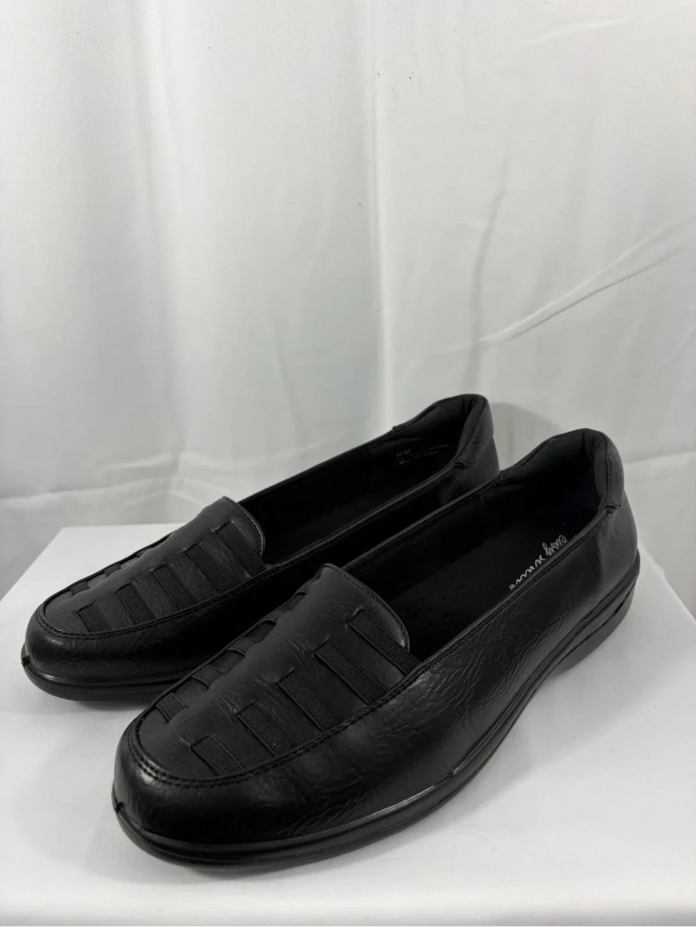 NWT Easy Street Women's Size 11 Black Flats